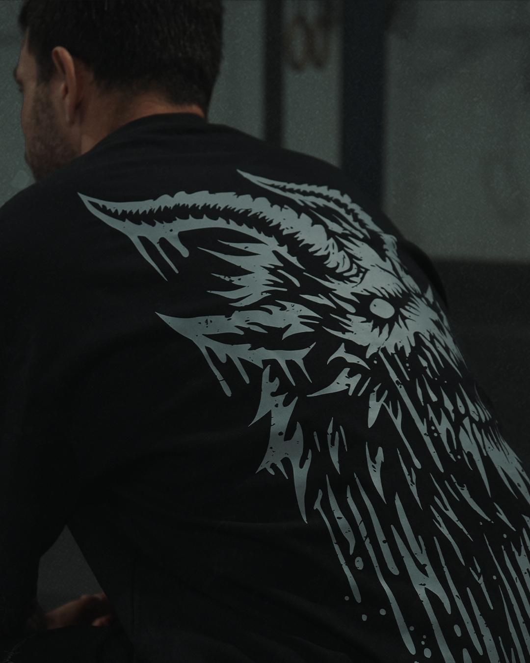 BARBED CUFF OVERSIZE TEE