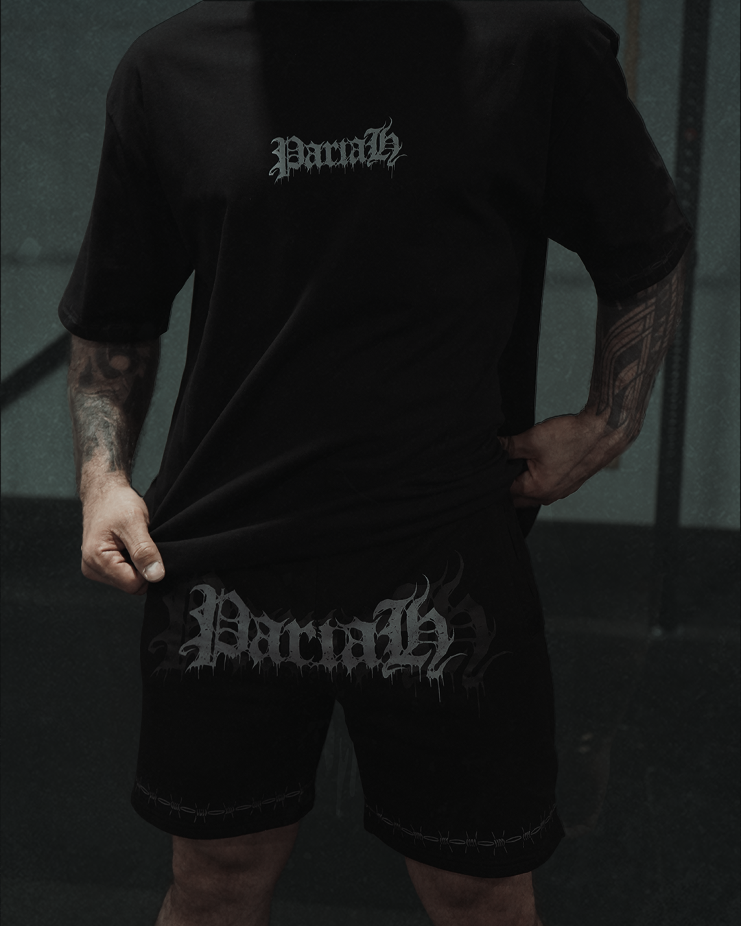 BARBED HEM SHORTS