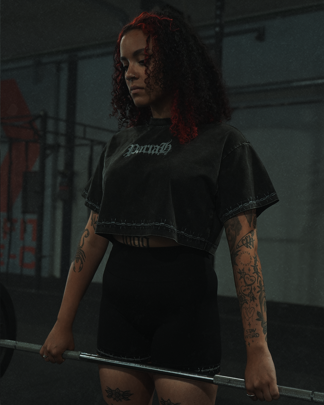 BARBED ACID-WASH CROP TOP