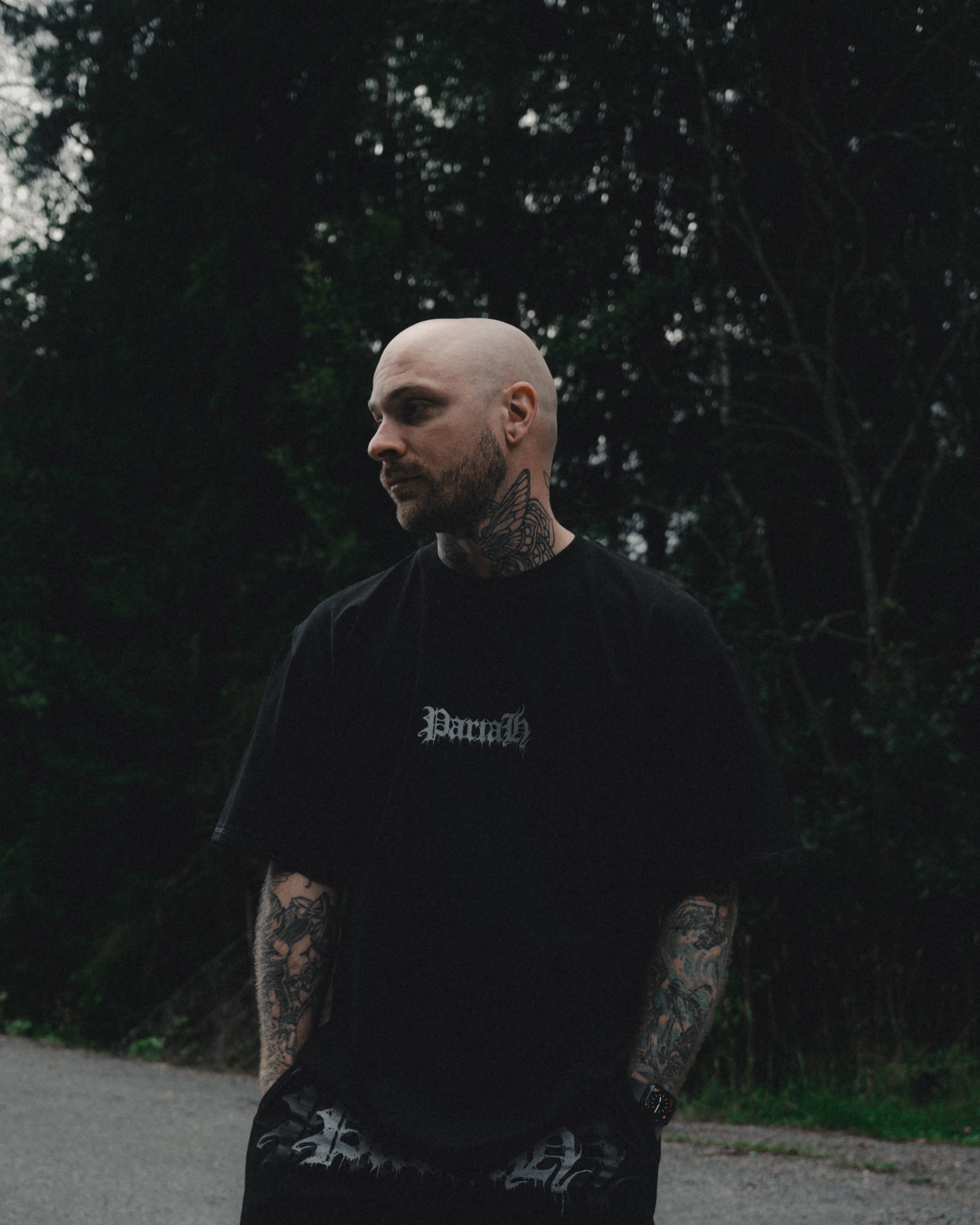 BARBED CUFF OVERSIZE TEE – pariah